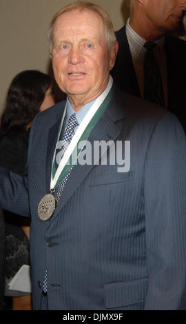 Sep 27, 2010 - New York New York, Stati Uniti - American professional golfer Jack Nicklaus in occasione del venticinquesimo anniversario del grande sport leggende la cena al Waldorf Astoria di New York. (Credito Immagine: © Jeffrey Geller/ZUMApress.com) Foto Stock