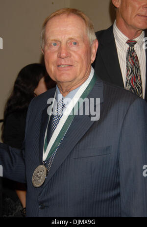 Sep 27, 2010 - New York New York, Stati Uniti - American professional golfer Jack Nicklaus in occasione del venticinquesimo anniversario del grande sport leggende la cena al Waldorf Astoria di New York. (Credito Immagine: © Jeffrey Geller/ZUMApress.com) Foto Stock