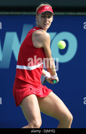 Settembre 29, 2010 - Tokyo, Giappone - Elena DEMENTIEVA della Russia restituisce un colpo contro F. Pennetta dell Italia durante il Pan Pacific Open Tennis Tournament ad Ariake Colosseum a Tokyo in Giappone. (Credito Immagine: © Junko Kimura/Jana/ZUMApress.com) Foto Stock