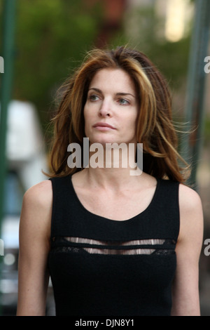 Supermodel Stephanie Seymour fuori e circa con nessun trucco con: Supermodel Stephanie Seymour dove: New York City Regno Foto Stock