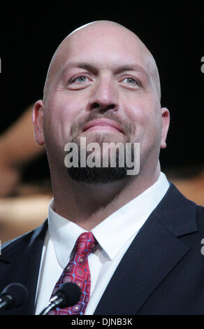 Mar 26, 2008 - New York, NY, STATI UNITI D'AMERICA - Il lottatore del grande show alla conferenza stampa per il prossimo WrestleMania XXIV detenute all'Hard Rock Cafe. (Credito Immagine: © Nancy Kaszerman/ZUMA Press) Foto Stock