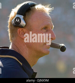 Oct 26, 2008 - San Francisco, California, Stati Uniti - San Francisco 49ers vs San Louis Rams al Candlestick Park domenica 16 novembre, 2008. Rams Head Coach Jim Haslett. (Credito Immagine: © Al Golub/ZUMApress.com) Foto Stock