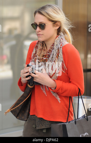 L'attrice Carly Chaikin visto fuori e circa in Manhattan New York City, Stati Uniti d'America - 17.05.12 Foto Stock