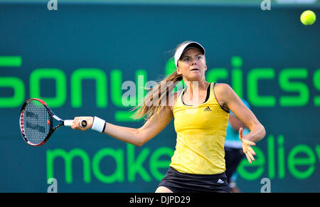 Mar 29, 2010 - Key Biscayne, Florida, Stati Uniti d'America - Daniela HANTUCHOVA restituisce un colpo di Venus Williams durante il giorno sette azione del 2010 Sony Ericsson Open a Crandon Park Tennis Center su Marzo 29, 2010 in Key Biscayne, Florida. (Credito Immagine: © Gaston De Cardenas/ZUMA Press) Foto Stock