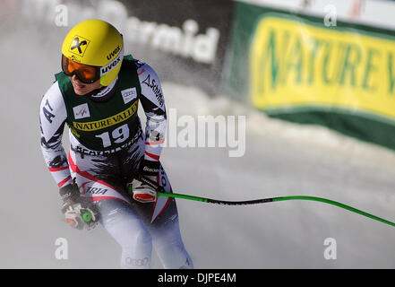 Beaver Creek, Colorado, Stati Uniti d'America. 29 Nov, 2013. Dell'Austria, Anna Fenninger, il suo traguardo nel Signore in discesa la concorrenza sul velo/Beaver Creek è di nuovo donna Raptor Race Course, Beaver Creek, Colorado. Credito: csm/Alamy Live News Foto Stock