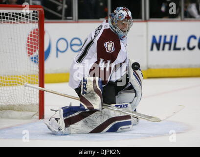 Mar 03, 2010 - Anaheim, California, Stati Uniti d'America - Colorado Avalanche goalie Craig Anderson è raffigurato durante un NHL Hockey gioco contro gli Anaheim Ducks all'Honda Center. (Credito Immagine: © Mark Samala/ZUMA Press) Foto Stock