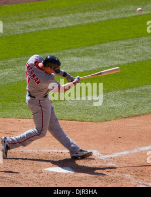 16 maggio 2010 - Denver, Colorado, U.S.A. - Baseball MLB - Washington cittadini terzo baseman RYAN ZIMMERMAN hits durante un 1-2 perdita per il Colorado Rockies al Coors Field. (Credito Immagine: © Don Senia Murray/ZUMApress.com) Foto Stock