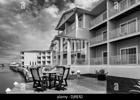 Foto in bianco e nero di Hampton Inn and Suites sull'Isola di Chincoteague, Virginia. Foto Stock