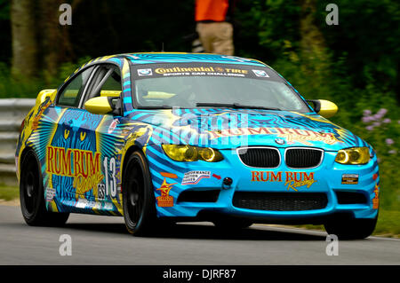 29 maggio 2010 - Lakeville, Connecticut, Stati Uniti - 29 Maggio 2010: Rum Bum Racing Gian Bacardi (13) sulla schiena dritta durante il i pneumatici Continental sfida GS gara a Lime Rock Park, Lakeville nel Connecticut. (Credito Immagine: © Geoff Bolte/Southcreek globale/ZUMApress.com) Foto Stock