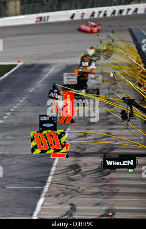 Mar 07, 2010 - Atlanta, Georgia, Stati Uniti - 07 Marzo 2010: Pit fila siede vuota durante la Kobalt Tools 500 ad Atlanta Motor Speedway di Atlanta, Georgia. (Credito Immagine: © Jason Clark/Southcreek globale/ZUMApress.com) Foto Stock