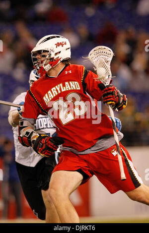 Apr. 17, 2010 - Baltimore, Maryland, Stati Uniti - 17 Aprile 2010: Maryland Attackman sarà Yeatman (23) durante il lacrosse azione di gioco al giorno Smartlink dei rivali tenutosi a M&T Bank Stadium di Baltimora, Maryland. Il Maryland Terps sconfitto la Hopkins Blue Jays 10-9. (Credito Immagine: © Alex Cena/Southcreek globale/ZUMApress.com) Foto Stock