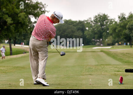 30 maggio 2010 - Fort Worth, Texas, Stati Uniti d'America - 30 Maggio 2010: David Toms tees off sul foro xii presso il Crowne Plaza Invitational a Colonial. Il Crowne Plaza round finale è stato giocato al Colonial Country Club a Fort Worth, Tx Credito: Andrew Dieb / Southcreek globale di credito (Immagine: © Andrew Dieb/Southcreek globale/ZUMApress.com) Foto Stock