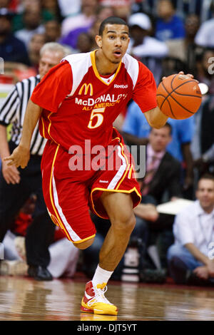 West All Star guard Cory Joseph 5 di Findlay College Prep NV