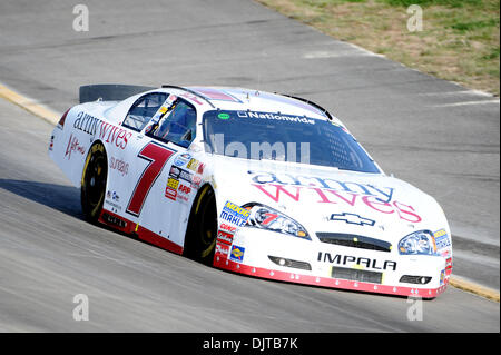 3 aprile 2010 --- Nashville Nationwide Series - GARA --- Nashville Superspeedway Nashville, TN: .Scott Wimmer #7, driver dell'esercito a vita mogli Chevrolet auto, in Nationwide Series gara a Nashville Superspeedway a Nashville, nel Tennessee. (Credito Immagine: © Bryan Hulse/Southcreek globale/ZUMApress.com) Foto Stock