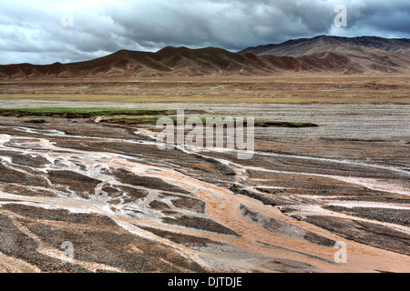 Paesaggio, strada da Kashgar a Torugart Pass, Kizilsu Prefettura, Xinjiang Uyghur Regione autonoma, Cina Foto Stock