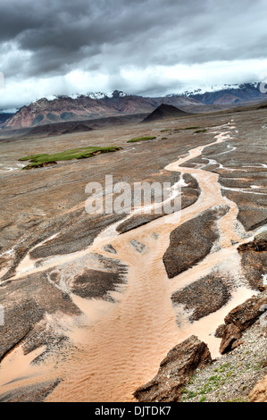 Paesaggio, strada da Kashgar a Torugart Pass, Kizilsu Prefettura, Xinjiang Uyghur Regione autonoma, Cina Foto Stock