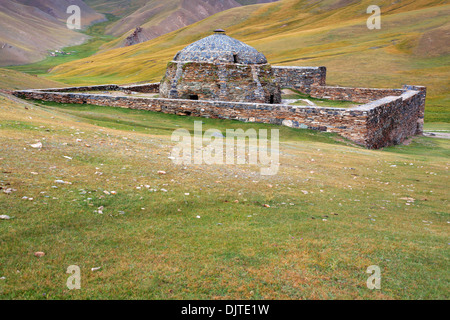 Tash Rabat Caravanserai (XV secolo), Naryn Oblast, Kirghizistan Foto Stock