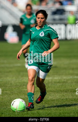 11 Aprile 2010: Athletica avanti Veronica Perez (23) aziona la pallina downfield. Il Saint Louis Athletica sconfitto FC Gold Pride 2-0 nella loro casa 2010 apriscatole a Anheuser-Busch Soccer Park in Fenton, Missouri il 11 aprile 2010. Credito - Scott Kane / Southcreek globale. (Credito Immagine: © Scott Kane/Southcreek globale/ZUMApress.com) Foto Stock