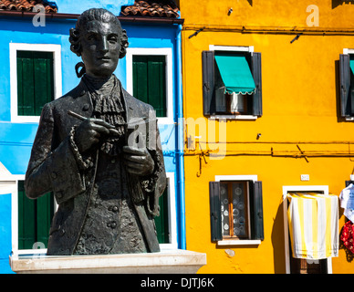 Statua del compositore italiano Baldassare Galuppi, Plazza D Galuppi, Burano, Veneto, Italia. Foto Stock