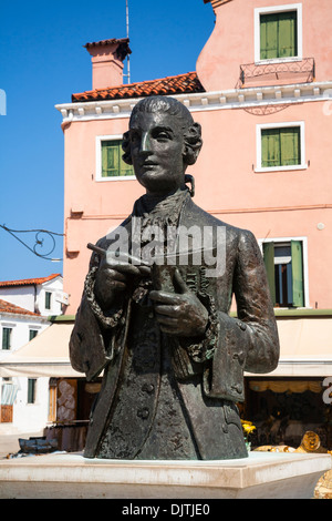 Statua del compositore italiano Baldassare Galuppi, Plazza D Galuppi, Burano, Veneto, Italia. Foto Stock