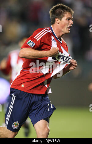 24 Aprile 2010: Chivas USA AVANTI #17 Justin Braun celebra dopo un goal durante il Chivas USA vs San Jose terremoti gioco al Home Depot Center di Carson, California. Chivas è andato a sconfiggere i terremoti con un punteggio finale di 3-2. Credito: Brandon Parry / Southcreek globale di credito (Immagine: © Brandon Parry/Southcreek globale/ZUMApress.com) Foto Stock