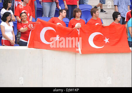 La Turchia sostenitori guardare durante il primo semestre amichevole internazionale azione di calcio tra la Turchia e la Repubblica ceca al Red Bull Arena, Harrison, New Jersey. (Credito Immagine: © sarà Schneekloth/Southcreek globale/ZUMApress.com) Foto Stock