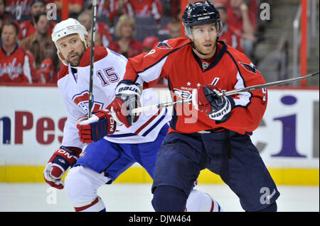 Washington DC, Verizon Center.Washington centro capitelli Brendan Morrison #9, NHL Playoffs gioco 5, azione di gioco tra Montreal Canadiens a Washington capitali che portano la serie 3-1 e sciolto in casa 2-1. (Credito Immagine: © Roland Pintilie/Southcreek globale/ZUMApress.com) Foto Stock