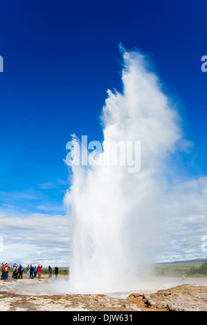 Strokkur Geyser, Geysir, Islanda Foto Stock