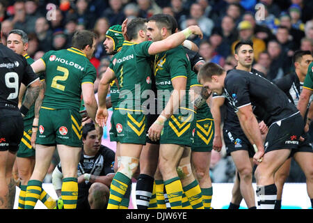 Manchester, Regno Unito. 30 Novembre, 2013. Cooper Cronk (Australia &AMP; Melbourne Storm) celebra il suo provare durante la Coppa del Mondo di Rugby finale tra la Nuova Zelanda e l'Australia a Old Trafford Manchester. Credito: Azione Sport Plus/Alamy Live News Foto Stock