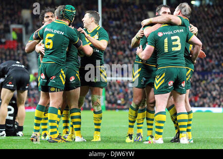 Manchester, Regno Unito. 30 Novembre, 2013. I giocatori australiana festeggia dopo aver vinto la Coppa del Mondo di Rugby finale tra la Nuova Zelanda e l'Australia a Old Trafford Manchester. Credito: Azione Sport Plus/Alamy Live News Foto Stock