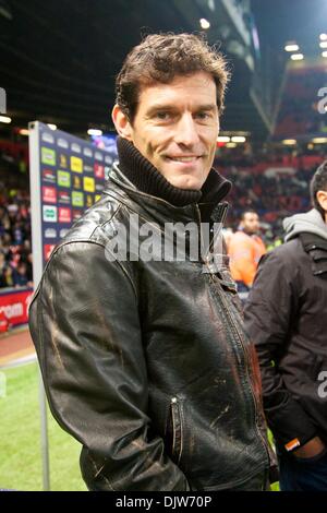 Manchester, Regno Unito. 30 Novembre, 2013. Ex Red Bull driver di Formula Uno Mark Webber orologi Australis con la Coppa del Mondo di Rugby finale tra Australia e Nuova Zelanda da Old Trafford. Credito: Azione Sport Plus/Alamy Live News Foto Stock