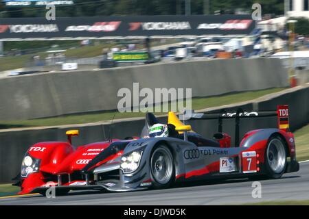 Ottobre 2, 2010 - Braselton, Georgia, Stati Uniti d'America - il n. 7 di Audi Sport Team Joest Audi R15 Diesel 3 finiti nella classe P1 nel 2010 xiii annuale di Petit Le Mans di Road Atlanta. Driver per Audi Sport Team Joest sono Rinaldo Capello, Tom Kristensen e Allan McNish. (Credito Immagine: © Everett Davis/Southcreek globale/ZUMApress.com) Foto Stock