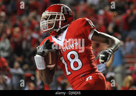 Ottobre 8, 2010 - Piscataway, New Jersey, Stati Uniti d'America - Rutgers Scarlet Knights wide receiver Jeremy Deering (18) in Grande Oriente azione a Rutgers Stadium di Piscataway New Jersey Rutgers proviene da dietro alla sconfitta del Connecticut 27-24. (Credito Immagine: © Brooks Van Arx Southcreek/Global/ZUMApress.com) Foto Stock