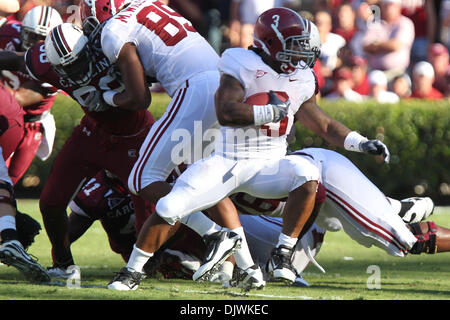 Il 9 ottobre, 2010 - Columbia nella Carolina del Sud, Stati Uniti d'America - Alabama Crimson Tide running back Trent Richardson (3) codifica.Carolina del Sud conduce 21 sopra Alabama 9 a metà. (Credito Immagine: © Jim Dedmon/Southcreek globale/ZUMApress.com) Foto Stock