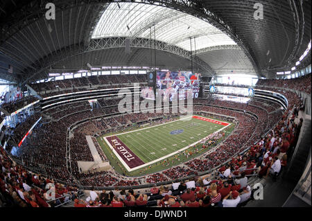 Il 9 ottobre, 2010 - Arlington, Texas, Stati Uniti d'America - Dallas Cowboys Stadium di Arlington è stato il sito del gioco tra la University of Arkansas e Texas A&M. Il Razorbacks sconfitto il Aggies 24-17. (Credito Immagine: © Jerome Miron/Southcreek globale/ZUMApress.com) Foto Stock