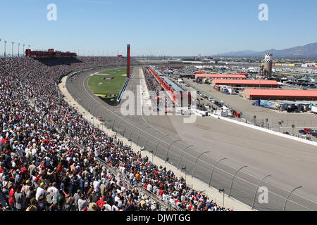 Ottobre 10, 2010 - Fontana, in California, Stati Uniti d'America - l'Auto Club Speedway ospita l esecuzione della Pepsi Max 400 (credito Immagine: © Brandon Parry/Southcreek globale/ZUMApress.com) Foto Stock