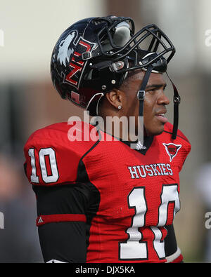 Ottobre 23, 2010 - Dekalb, Illinois, Stati Uniti d'America - Northern Illinois Huskies wide receiver Willie Clark (10). La Northern Illinois Huskies sconfitto il Michigan centrale Chippewas 33 - 7 a Huskie Stadium. (Credito Immagine: © Giovanni Fisher/Southcreek globale/ZUMApress.com) Foto Stock