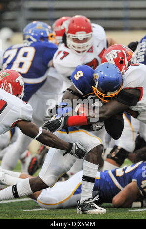 Ottobre 23, 2010 - San Jose, California, Stati Uniti - San Jose State Spartans running back BRANDON RUTLEY (#9) porta la palla durante il sabato il gioco a Spartan Stadium. Fresno stato sconfitto San Jose State 33-18. (Credito Immagine: © Scott Beley/Southcreek globale/ZUMApress.com) Foto Stock