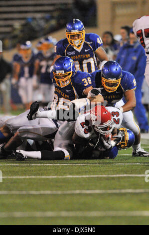 Ottobre 23, 2010 - San Jose, California, Stati Uniti - Stato di Fresno Bulldogs running back A.J. ELLIS (#23) viene affrontato nel corso del sabato della partita a Spartan Stadium. Fresno stato sconfitto San Jose State 33-18. (Credito Immagine: © Scott Beley/Southcreek globale/ZUMApress.com) Foto Stock