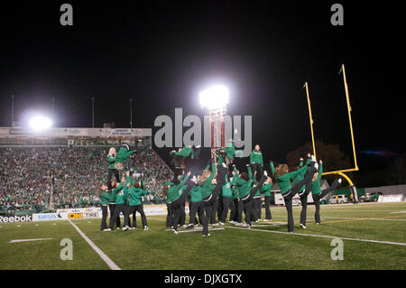 Nov. 6, 2010 - Regina, Saskatchewan, Canada - La Saskatchewan Roughriders cheerleaders in azione durante la Saskatchewan RoughrIders vs Edmonton Eskimos gioco a mosaico Stadium di Regina. La Saskatchewan Roughriders sconfitto il Edmonton Eskimos da 31-23. (Credito Immagine: © Derek Mortensen/Southcreek globale/ZUMApress.com) Foto Stock