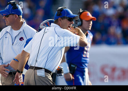 Nov. 6, 2010 - Boise, Idaho, Stati Uniti d'America - Boise State durante la seconda metà azione come #2 Boise State sconfitto Hawaii 42-7 in Bronco Stadium. (Credito Immagine: © Stanley Brewster Southcreek/Global/ZUMApress.com) Foto Stock