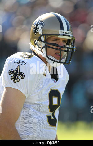 Novembre 7, 2010;New Orleans Saints quarterback Drew Brees (9) presso la Bank of America Stadium di Charlotte, NC. Il punteggio finale è stato santi 34 - pantere 3. .Jim Dedmon/CSM(Immagine di credito: © Jim Dedmon/Cal Sport Media/ZUMApress.com) Foto Stock