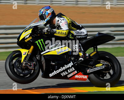 Nov. 10, 2010 - Valencia, RM, Italia - Valencia primo test MotoGP del 2011, Yamaha Tech 3 pilota Colin Edwards (credito Immagine: © Andrea Ranalli/Southcreek globale/ZUMApress.com) Foto Stock