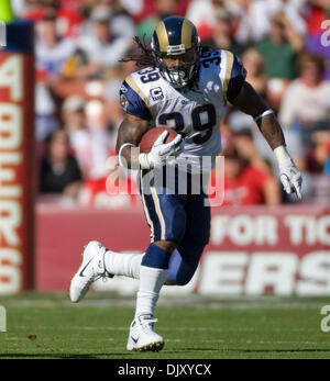 Nov. 14, 2010 - San Francisco, California, Stati Uniti - San Louis Rams running back Steven Jackson #39. (Credito Immagine: © William Mancebo/ZUMApress.com) Foto Stock