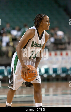 Nov. 19, 2010 - Cleveland, Ohio, Stati Uniti d'America - Cleveland State Vichinghi guard Shawnita Garland (14) con il basket durante la partita contro la Niagara. Cleveland stato sconfitto Niagara 64-50 al Wolstein Center di Cleveland, Ohio. (Credito Immagine: © Frank Jansky/Southcreek globale/ZUMAPRESS.com) Foto Stock