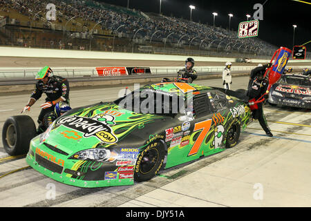 Nov. 20, 2010 - Homestead, Florida, Stati Uniti d'America - Danica Patrick box durante la NASCAR Nationwide Series Ford 300 ad Homestead Miami Speedway a Homestead, Florida. (Credito Immagine: © Ben Hicks/Southcreek globale/ZUMAPRESS.com) Foto Stock