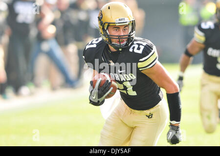 Nov. 20, 2010 - Boulder, Colorado, Stati Uniti d'America - l'Università del Colorado bufali Scotty McKnight (21) corre con la palla contro il Kansas State Wildcats presso Folsom campo. Colorado sconfitto Kansas State 44-36. (Credito Immagine: © Michael Furman/Southcreek globale/ZUMAPRESS.com) Foto Stock