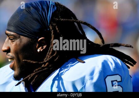 Nov. 20, 2010 - Chapel Hill, North Carolina, Stati Uniti d'America - North Carolina Tar Heels running back Anthony Elzy (6). North Carolina State torna dopo la metà alla sconfitta del North Carolina 29-25 nel gioco a Kenan Stadium di Chapel Hill nella Carolina del Nord. (Credito Immagine: © Anthony Barham/Southcreek globale/ZUMAPRESS.com) Foto Stock