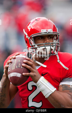 Nov. 27, 2010 - Columbus, Ohio, Stati Uniti d'America - Ohio State Buckeyes quarterback Terrelle Pryor (2) si riscalda prima della partita contro il Michigan ghiottoni ha suonato presso lo Stadio Ohio in Columbus, Ohio. (Credito Immagine: © Frank Jansky/Southcreek globale/ZUMAPRESS.com) Foto Stock