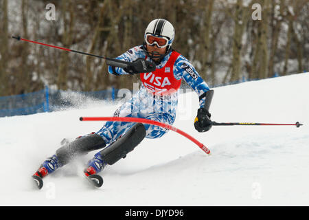 Nov. 28, 2010 - Aspen, Colorado, Stati Uniti - MOE HANAOKA del Giappone durante la prima esecuzione di Audi Alpino FIS Coppa del Mondo di Slalom speciale femminile gara di sci ad Aspen Mountain Resort in Aspen, Colorado, Stati Uniti d'America 28 novembre. (Credito Immagine: © ZUMA Ralph Lauer/ZUMAPRESS.com) Foto Stock